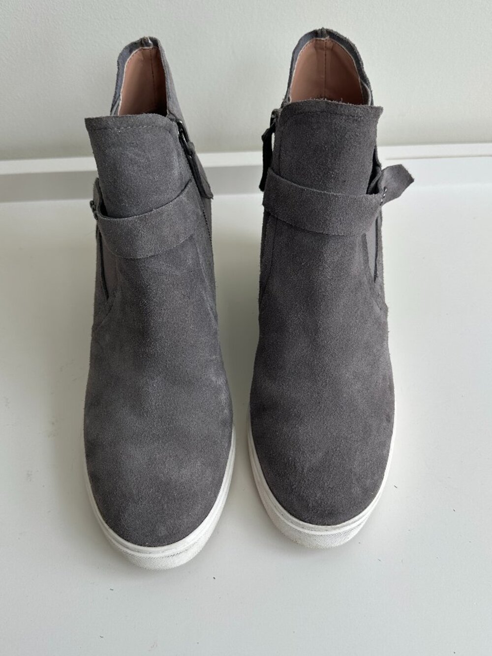 EUC Linea Paolo Sneaker Wedge Booties Gray Suede size 8.5